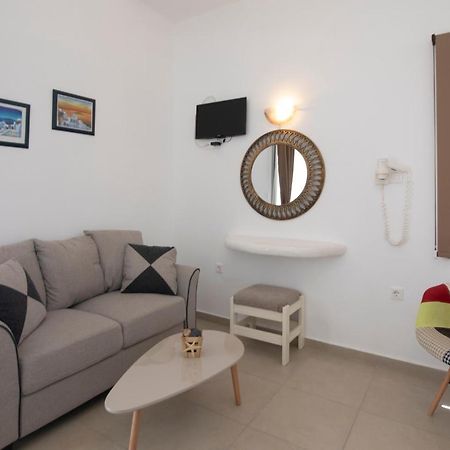 Thira'S Dolphin Aparthotel Akrotiri  Exterior photo