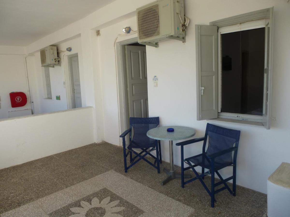 Thira'S Dolphin Aparthotel Akrotiri  Exterior photo