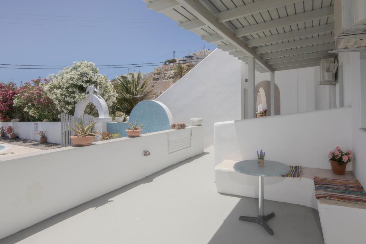 Thira'S Dolphin Aparthotel Akrotiri  Exterior photo