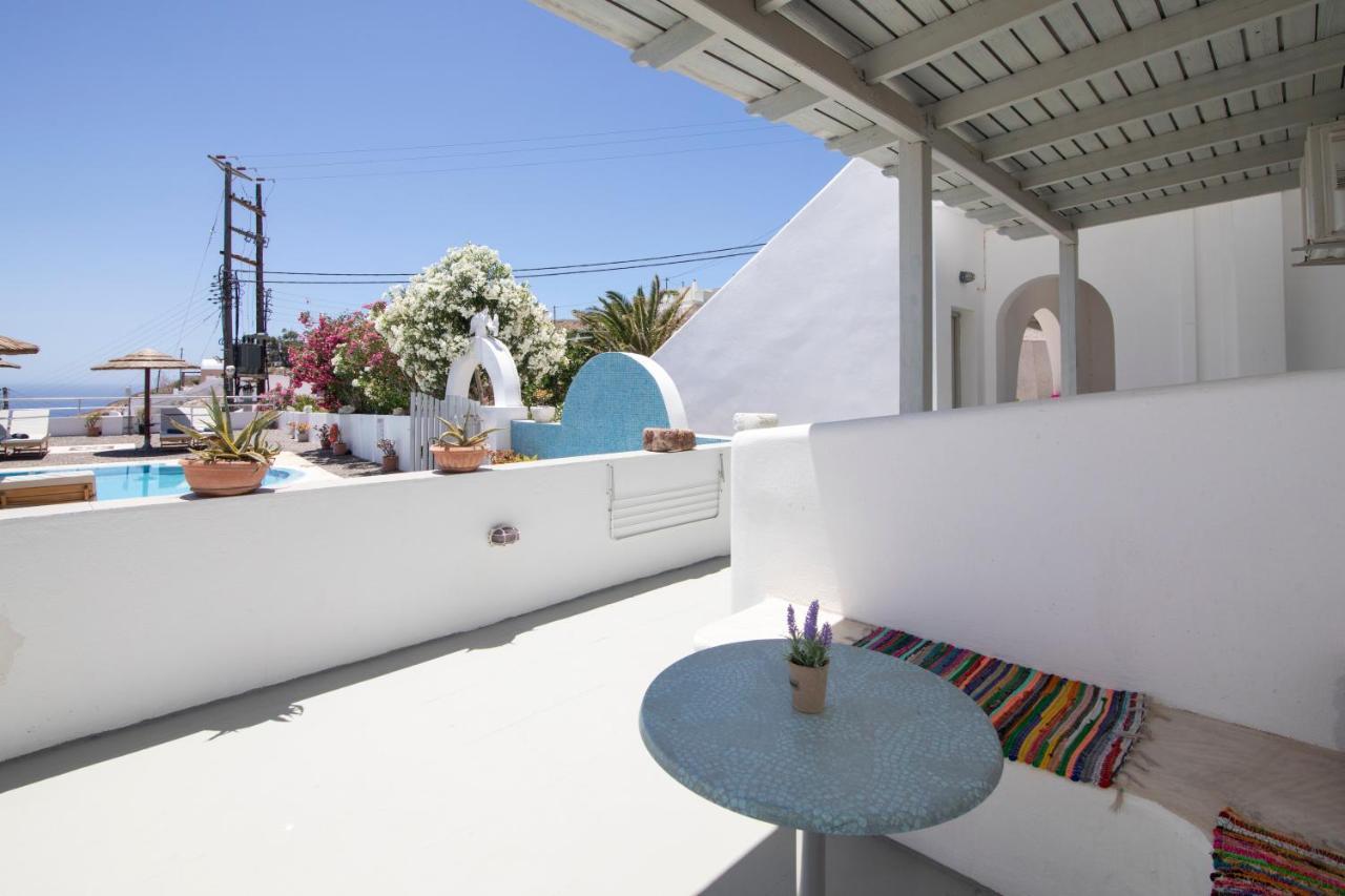 Thira'S Dolphin Aparthotel Akrotiri  Exterior photo