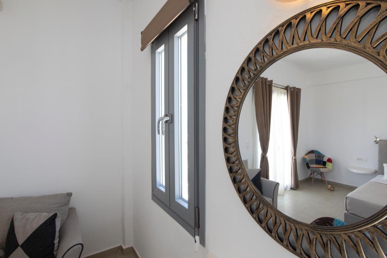 Thira'S Dolphin Aparthotel Akrotiri  Exterior photo