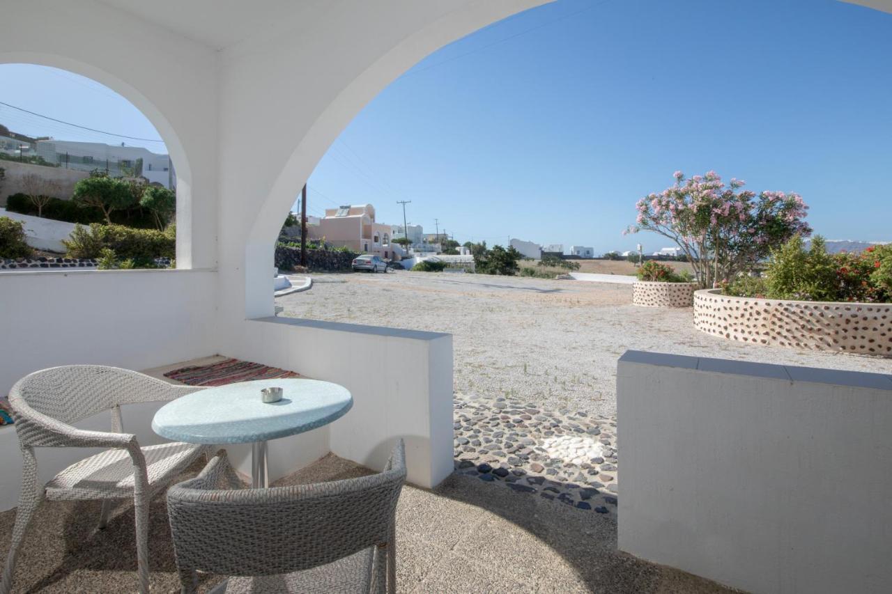 Thira'S Dolphin Aparthotel Akrotiri  Exterior photo