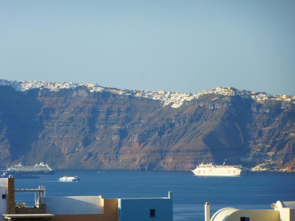 Thira'S Dolphin Aparthotel Akrotiri  Exterior photo