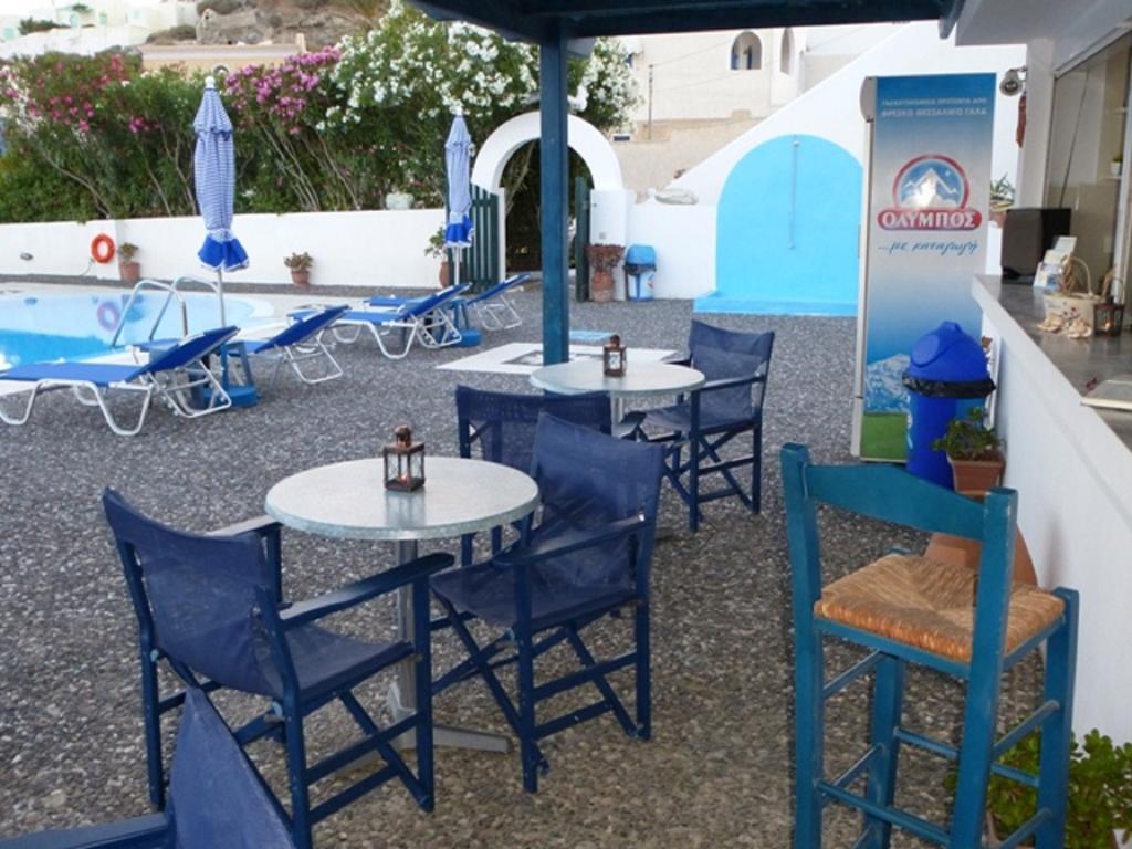 Thira'S Dolphin Aparthotel Akrotiri  Exterior photo