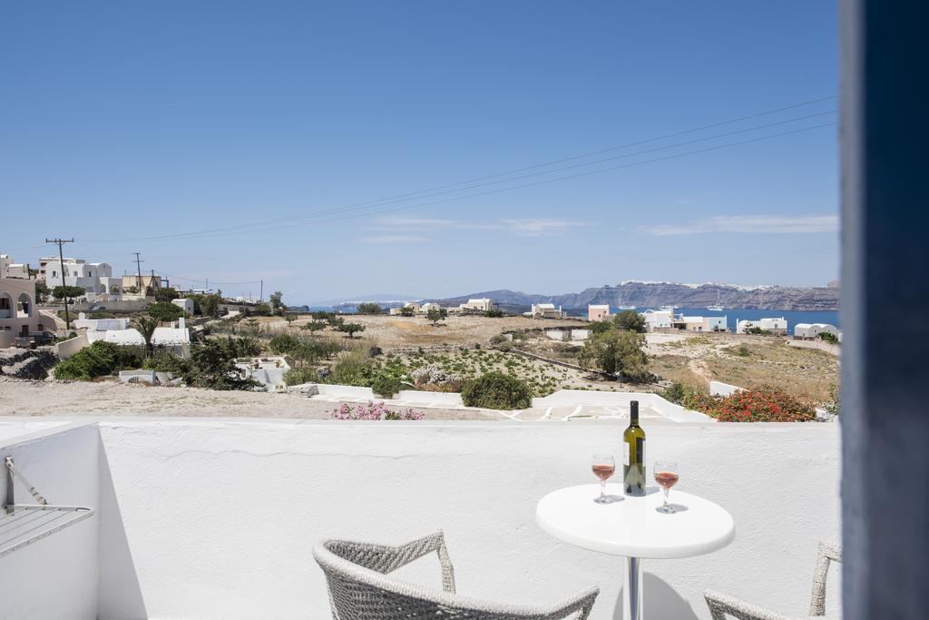 Thira'S Dolphin Aparthotel Akrotiri  Exterior photo