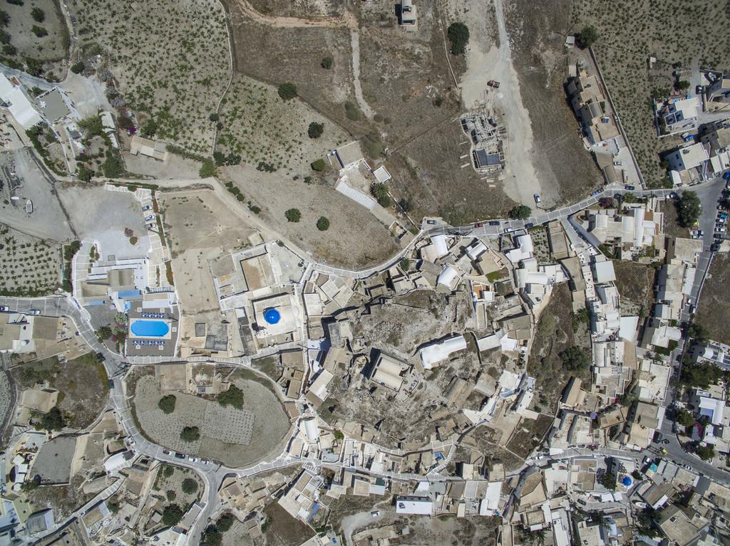 Thira'S Dolphin Aparthotel Akrotiri  Exterior photo